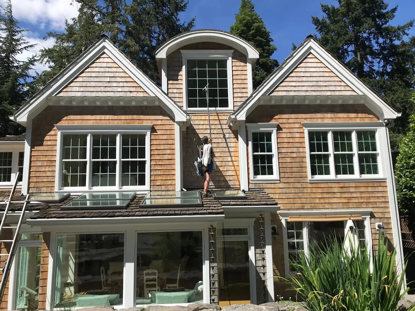 AA Window, Roof & Gutter Cleaning